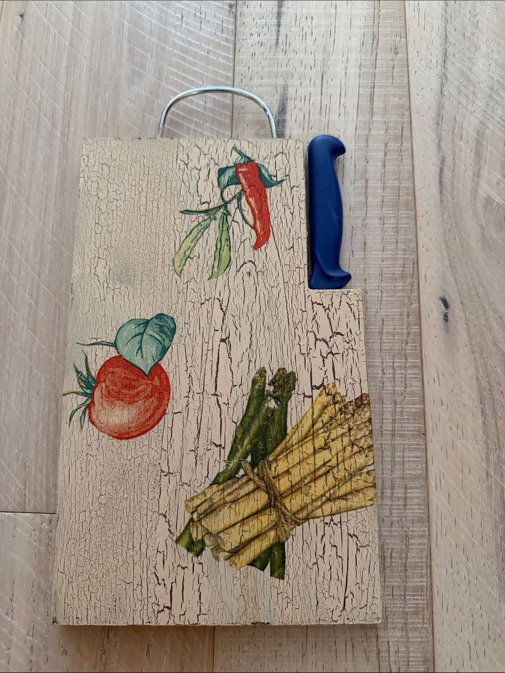 FrenchHandmade Handled Decorative Vegetable Cutting Board - Cream Crackle Finish